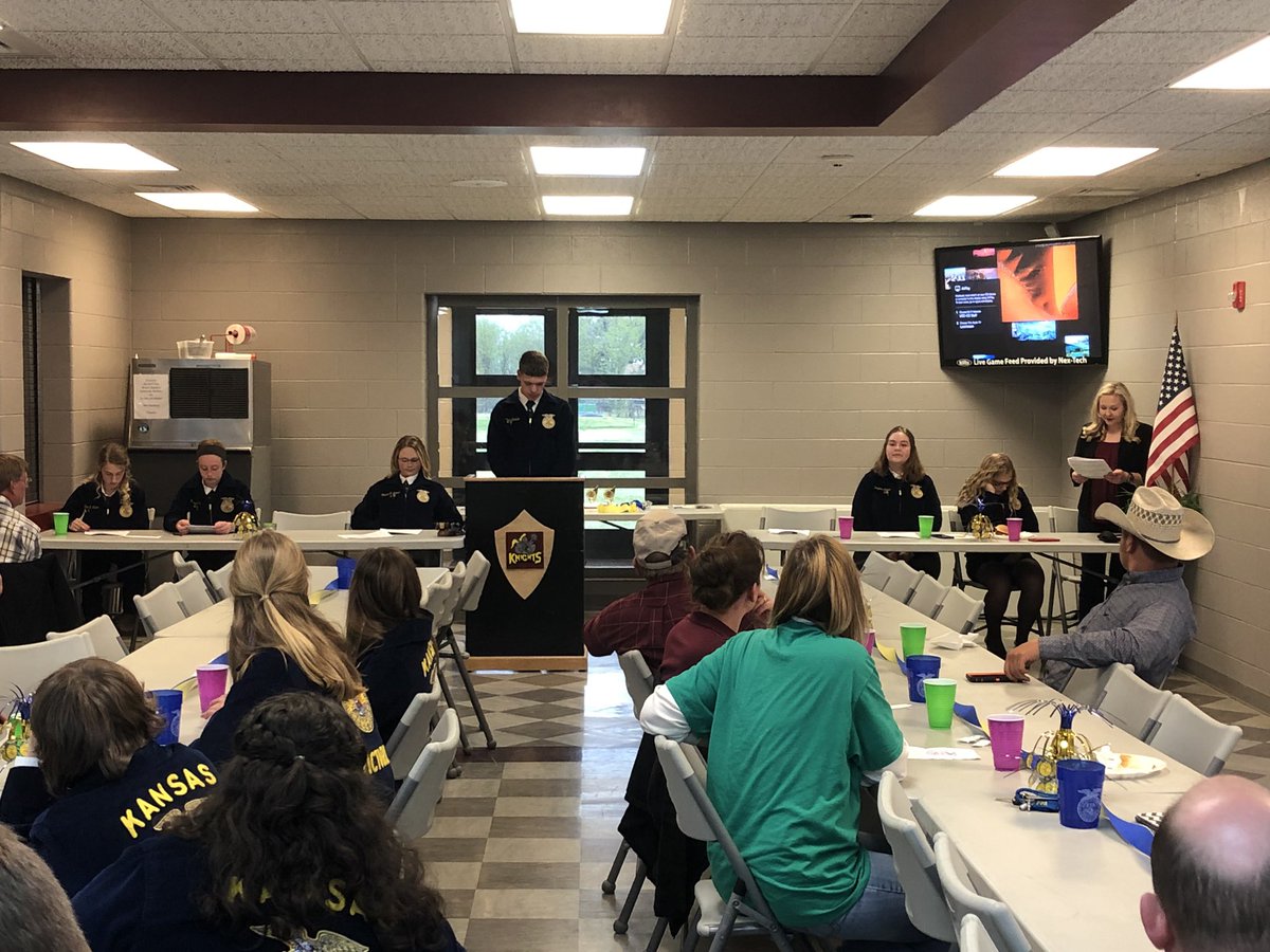 vhsknights's tweet image. FFA Banquet tonight. Meal was great. This organization helps students grow as students and leaders. Thank you to Ms. Littrell for being a great sponsor. Continue to build and grow this amazing program. @jacy_gollee @FfaVictoria @KansasFFA #KnightPride