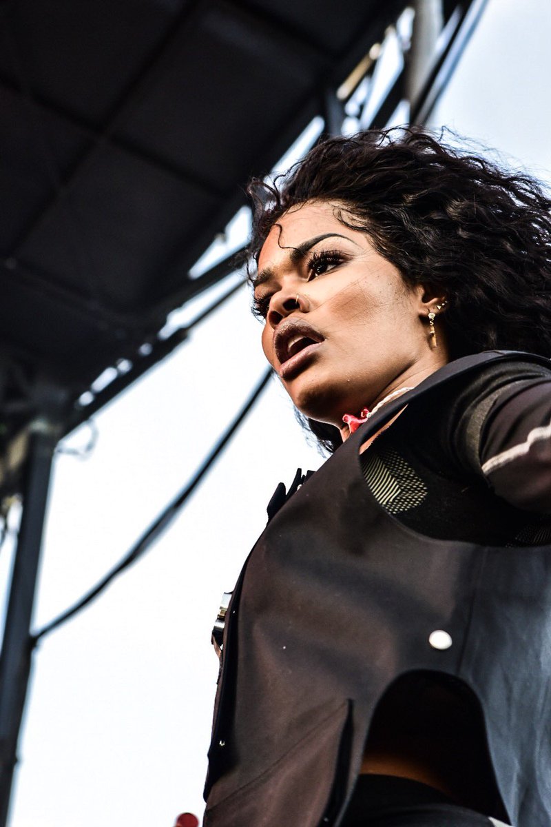 boombaptism's tweet photo. All hail | @TEYANATAYLOR x @BroccoliCity #BCWEEKEND19
📷 @boombaptism for @DJBooth https://t.co/bK8exp1cZS
