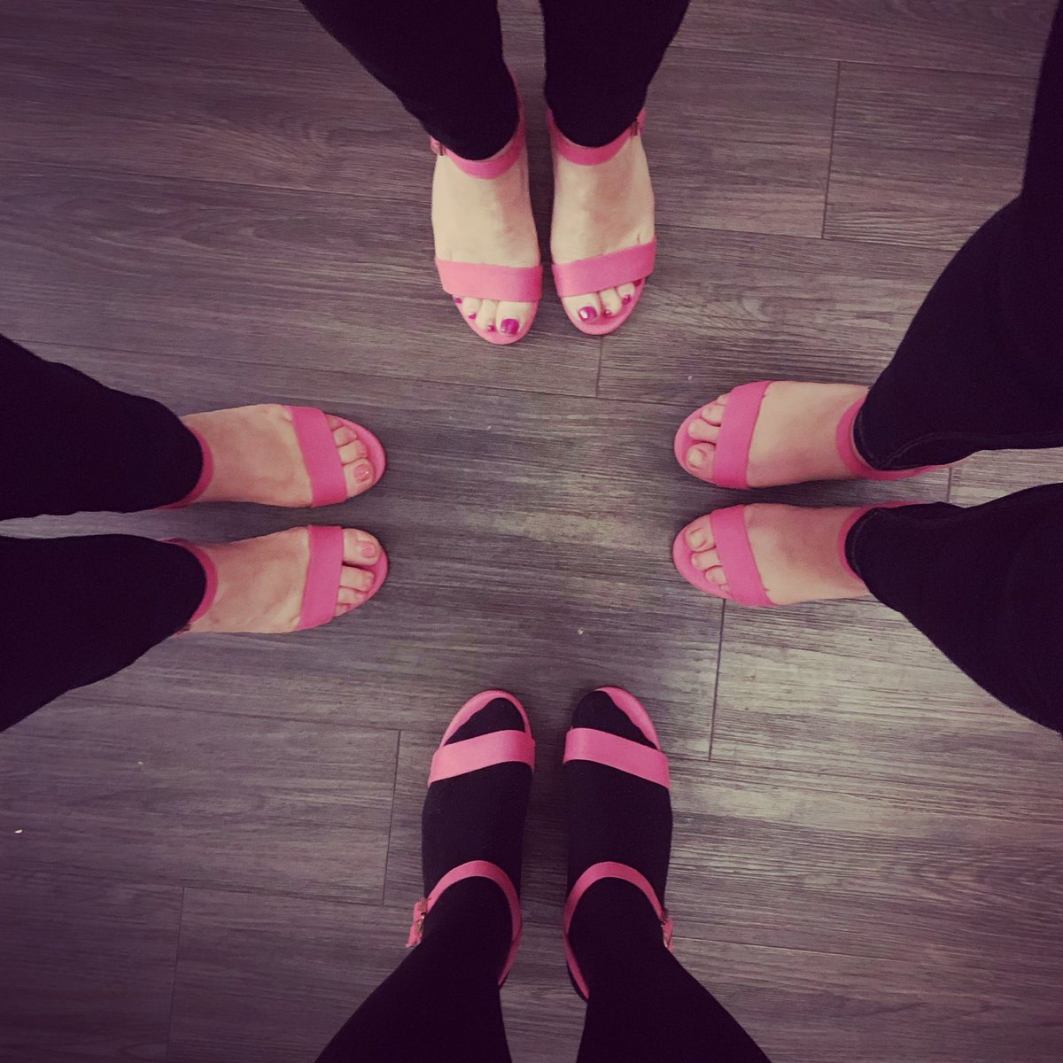 INHOUSEQUARTET's tweet image. A great rehearsal tonight for #INHOUSEQUARTET in outfits and shoes! 👗 👠 #tightsornotights #labbs #whoop #newshoes