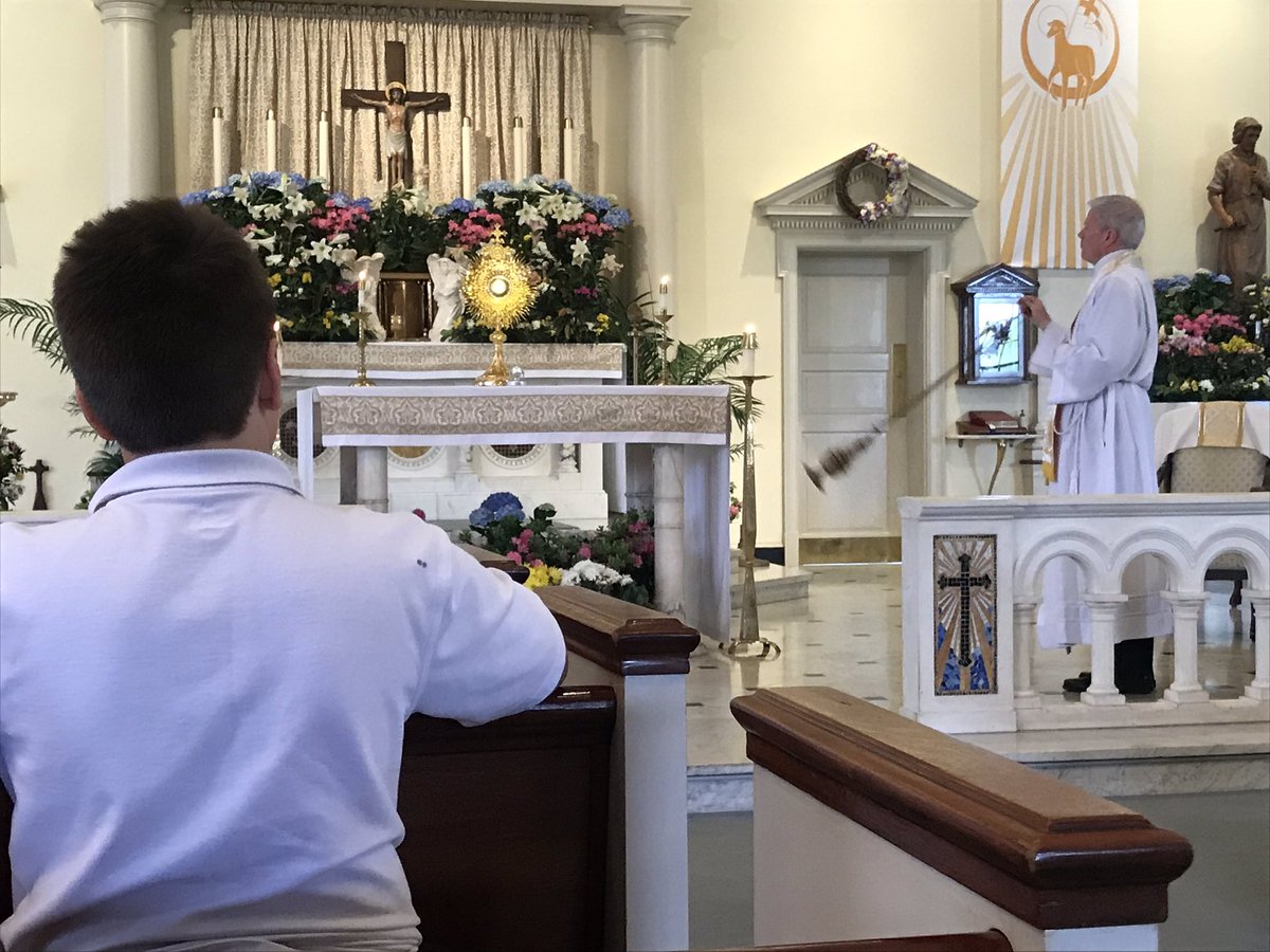 hmfrancisco's tweet photo. @FAWcrusaders Faith Rally 2019! Adoration, Living Jerusalem, Alleluia posters, and more!! #ADWSaints https://t.co/6mGR2lFXgh