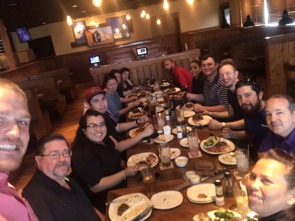 OrangeLiving10's tweet image. Just got the pleasure of taking this awesome group of leaders to lunch! This is one good looking DS team!! Thank you so much for all that you do! You guys and gals rock!! 👊🏻💥#teamg3 #celebrate #workhardplayhard #PMDPeopleFirst #mmmsteak #shannonoutdidherself