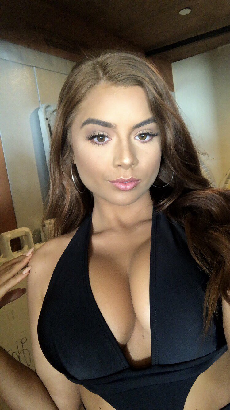 Jazzmyn Joy on X: #hooterscalendar2020 t.coAxXXpFgSQV  X