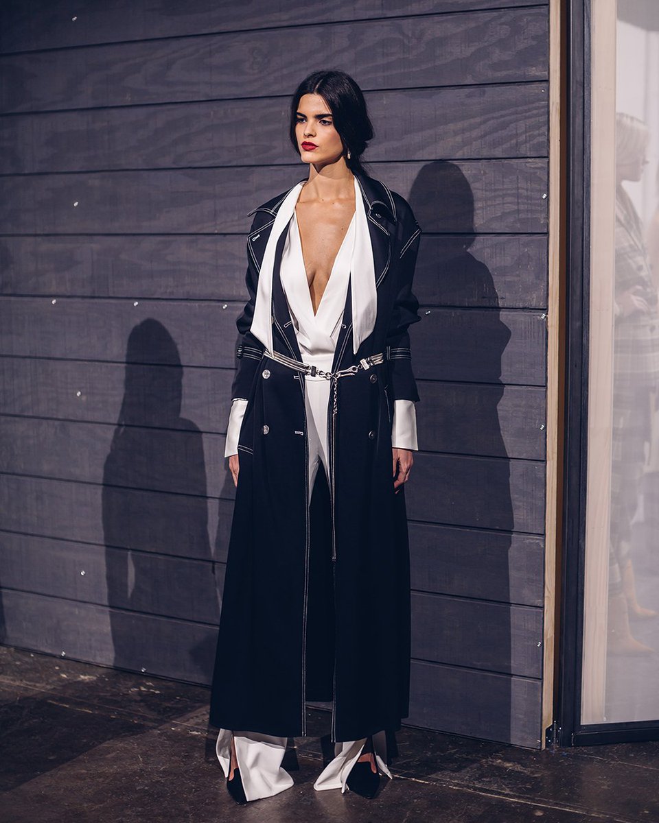 nyfw's tweet photo. Hello, Australia! Join us at the @FashionWeekAus Weekend Edition for style sessions, parties and even a chance to see the collections walk down the runway. Head here to secure your tickets: https://t.co/DKmbIj9x2y #MBFWE https://t.co/mUsRcreDZ0