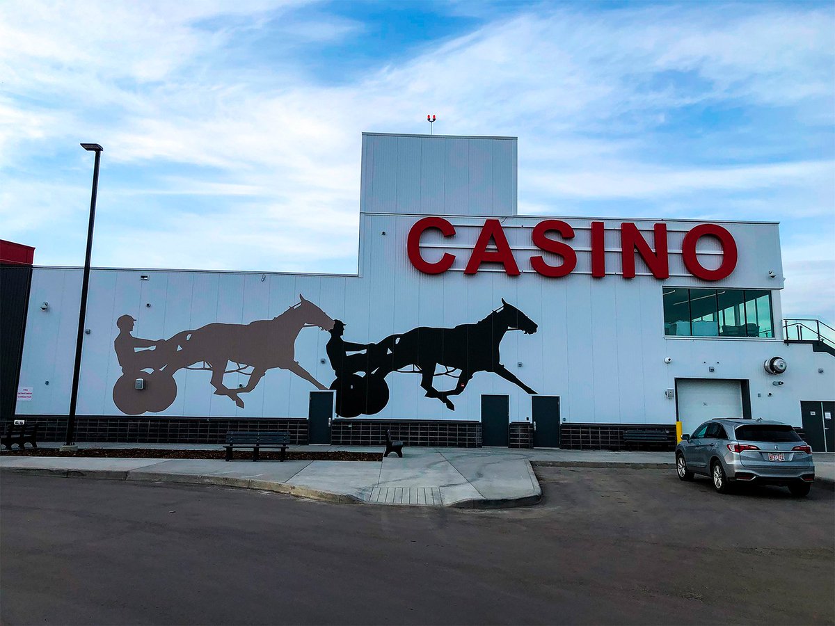 CowanGraphics's tweet photo. Very excited to reveal our contribution to the brand new @cntymile in #Nisku!
Congrats on a fabulous kick-off weekend!🐎🐎🐎
➊ Cut-to-shape #vinyl Jockies measuring up to 75’ wide & 16’ tall
➋ Branded @ChandosLTD #paddock with stall indicators
#CGprint #CGinstall
#yeg #yyc #yxe https://t.co/0jXhFLuTxu