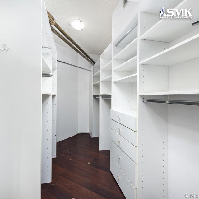 SMKRealty's tweet photo. Spectacular Unit for Sale!
$599,000

Contact us to see this amazing property on Miami: 305 778 6738.

#SMKRealty #Florida #Miami #LuxuryLiving #LuxuryHomes #Condos #Mansions #LuxuryRealEstate #Realtor #realestatebroker #realinvestments #condosforsale #building #Architecture https://t.co/iGn8BUhxIZ