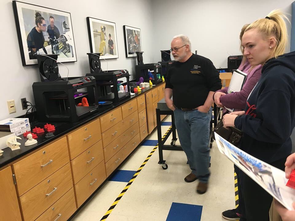 Amazing turn out for the Open House this past Saturday! Pictured is Christopher Foster, a staff member and tutor at both Tunxis CC and Asnuntuck CC, participating in an interactive exhibit at Tunxis CC! Visit ct.edu/makeithere for more information #ctjobs #manufacturing