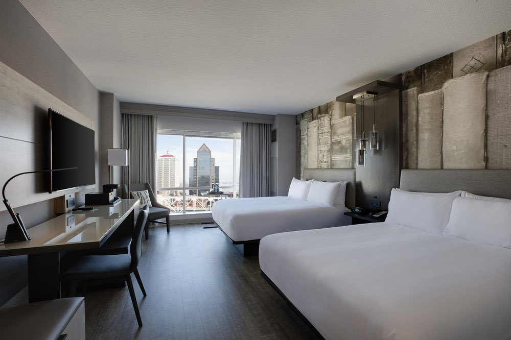 EBGExperiences's tweet photo. We have great luxury hotels still available in Louisville for the #KentuckyDerby, along with race-day tickets &amp; exclusive VIP access to a “Thurby” Welcome Reception with horse-racing talent! It’s not too late to make this a spontaneous weekend adventure! #EBGExperiences #KYDerby https://t.co/RZTWLjeugv