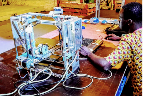 3DprintAfrica's tweet photo. Beaucoup de matières scolaires –quel que ce soit le niveau pris– peuvent  utiliser l’impression 3D pour simplifier des concepts et aider les  élèves à comprendre certaines théories.
@sename_ @woelab @cinalawson @woebots_ @MpenTG @LfriiMedia @republicoftogo @IFTogo @OIF_ffin @hp https://t.co/qF8Vsh1cFc
