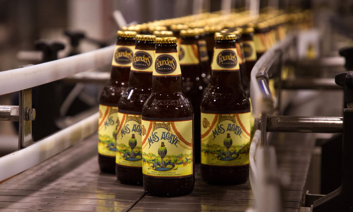 foundersbrewing's tweet photo. Más Agave, our margarita-inspired, party-in-a-bottle is headed down the bottling line now!
 
Look for Más Agave in both of our taprooms May 3 and everywhere else soon after! Learn more here: https://t.co/LnoEd1nxtc https://t.co/ovGX5kck44
