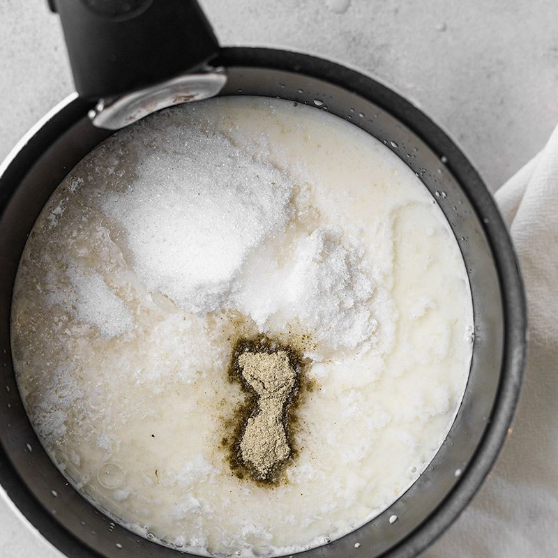 Making #keto porridge! Whatcha up to? Recipe here if you wanna join me: buff.ly/2uCmLzY