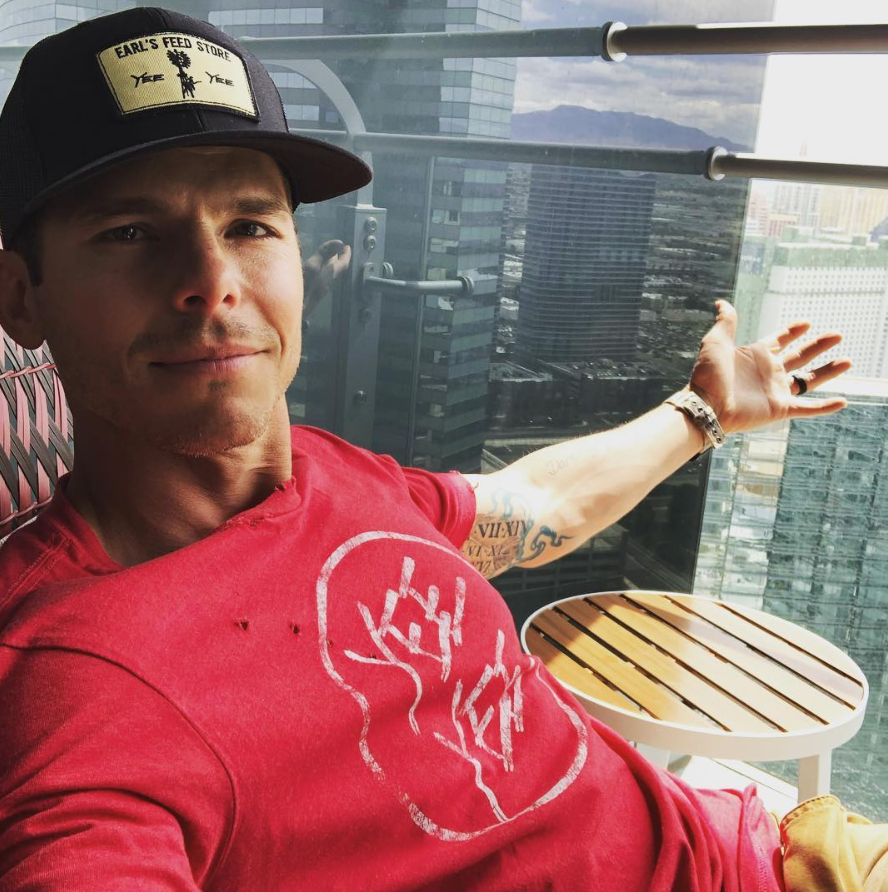 BBRMusicGroup's tweet photo. .@GrangerSmith is #FacebookArtistofTheDay! Make sure to tune in and see him live! https://t.co/ErxtTD6R1w