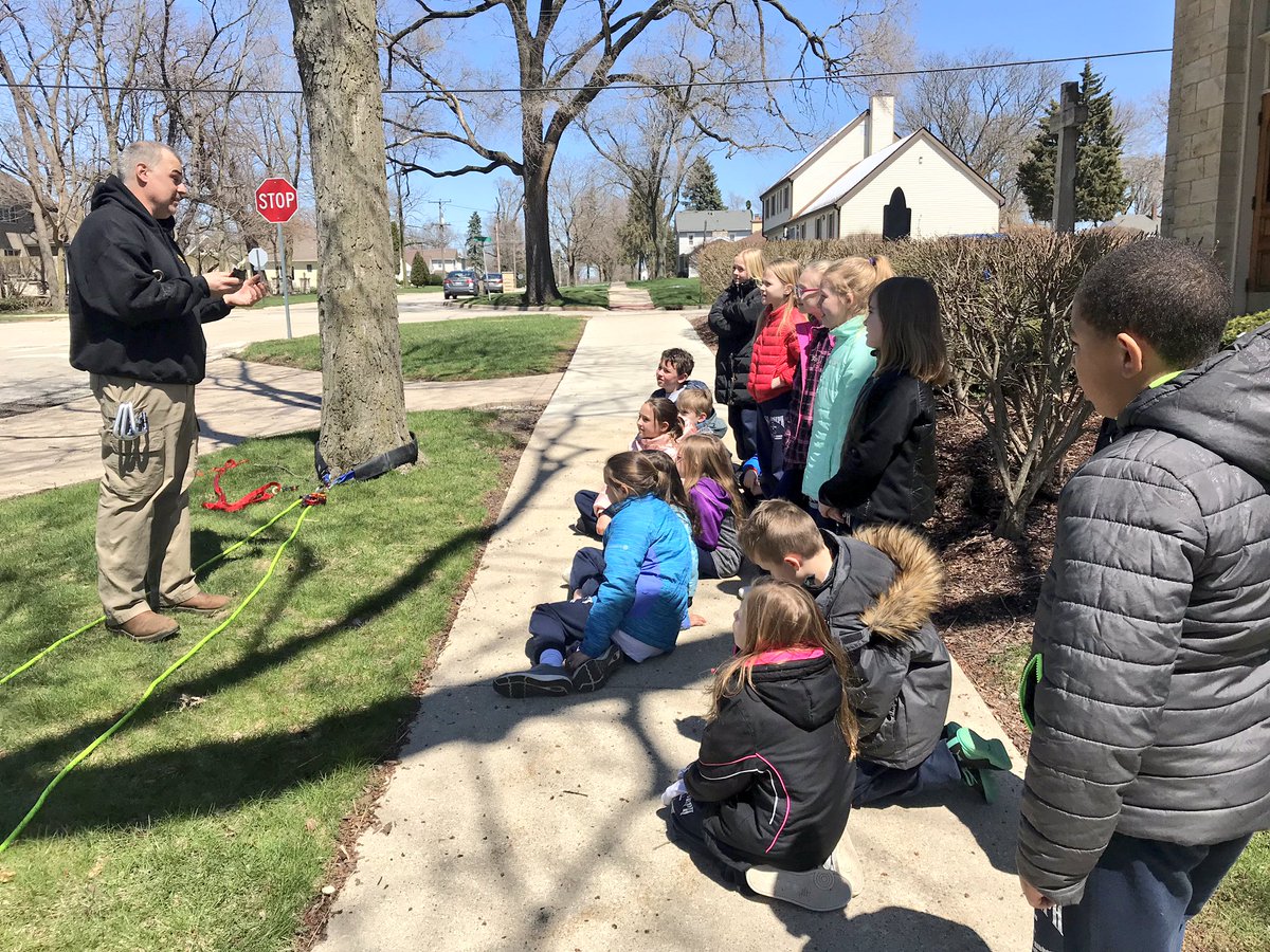 MrsHoersch's tweet photo. Science at St. Joseph School helps us soar to new heights! Thank you @resq76 for the awesome pulley demonstration! #stjoelockport https://t.co/W4SkyFCRam