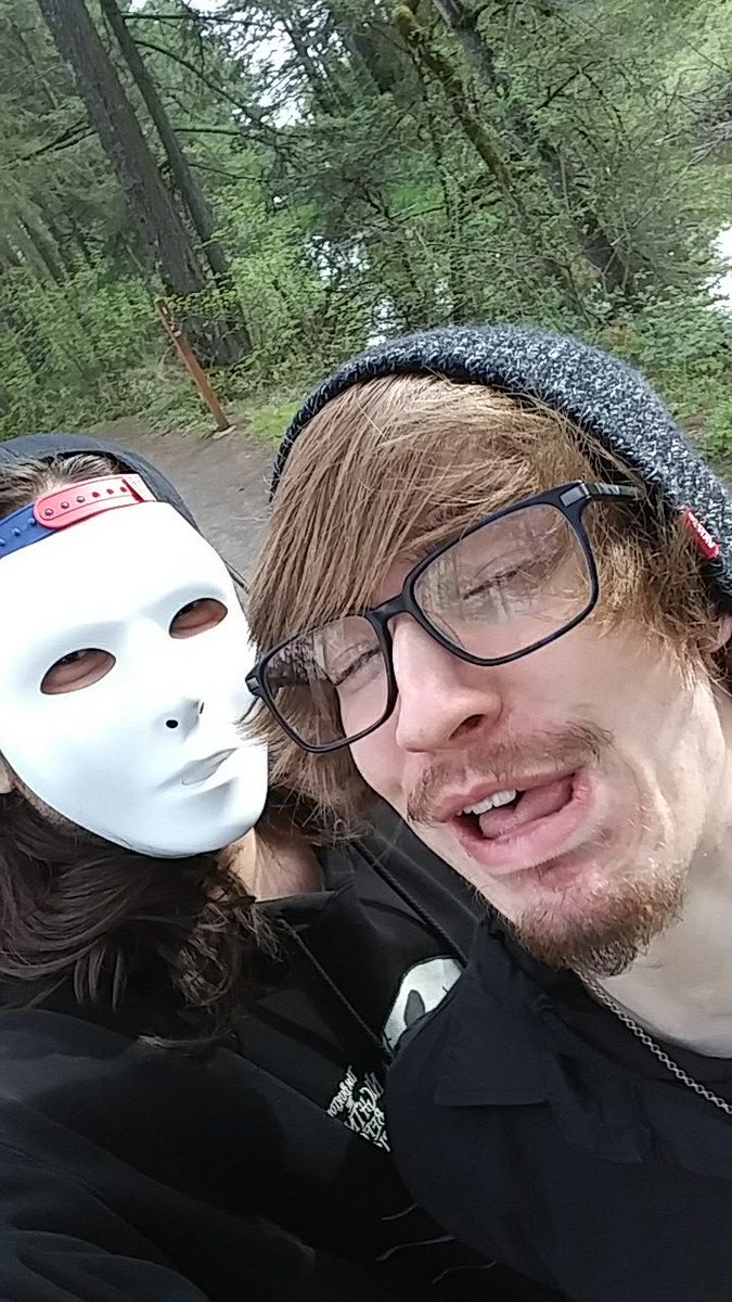 RavinHarst tweet media