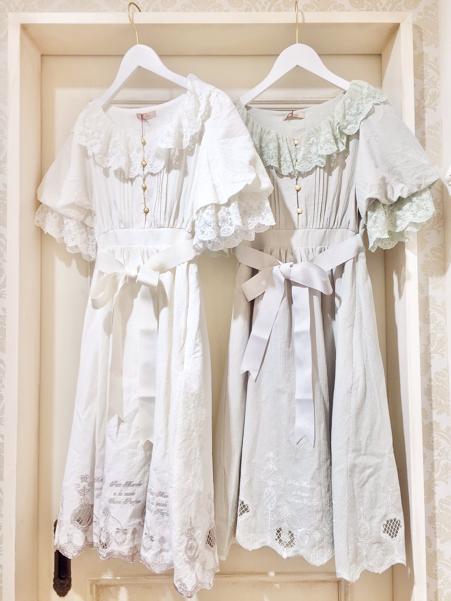 Amavelアマベル ワンピース ロマンチックパフューム刺繍襟ワンピ グリーン Amavelアマベル ワンピース ロマンチックパフューム刺繍襟ワンピ