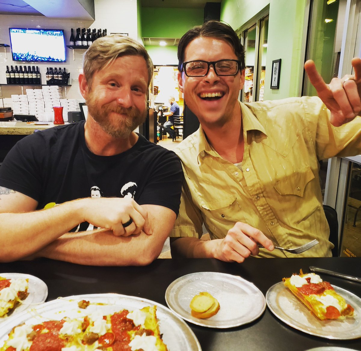 Gabrielle_Faust's tweet photo. Celebratory pizza and beer after a successful first recording session! I am #blessed to have such incredibly talented friends to work with.
#RevengeNovel #wip #makingthingshappen #atxsound #GuyForsyth #KrisWade #geniuses #friends #vollaboration #audiobooks https://t.co/gjRfIaWQMs