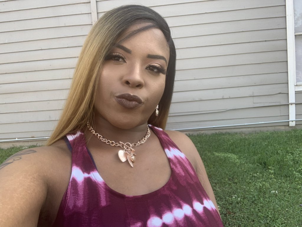 JabriaaJenaa_'s tweet image. Muted Glow ✨⭐️ makeup by @JabriaaJenaa_ #jabriaonthebeat #browmascara #lagirlproconcealer #makeuplover #woc #Blackisbeautiful #preggymuas #slay #barbz #pretty #glow #thecrayoncase #lashes #blendthatshit #beyou #f4f #lovemakeup #muted #brownskingirls #supposedtobe