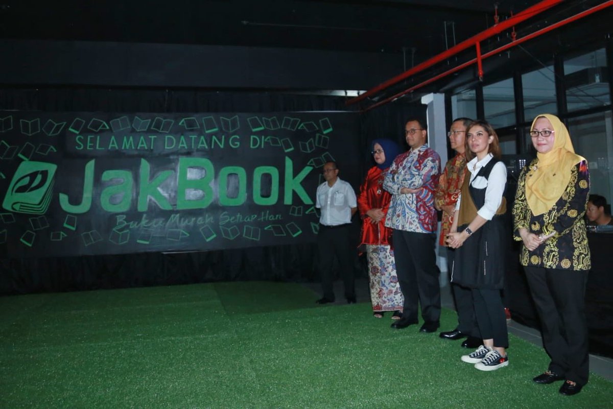 aniesbaswedan's tweet photo. Kemarin, Alhamdulillah, Jakarta telah resmi memiliki pasar buku di Pasar Kenari. Sebagai Ibukota, pasar buku #Jakbook penting untuk menunjang kegiatan intelektual, serta minat baca warganya.

https://t.co/wSpIt0JcfI https://t.co/4abs3WacZv