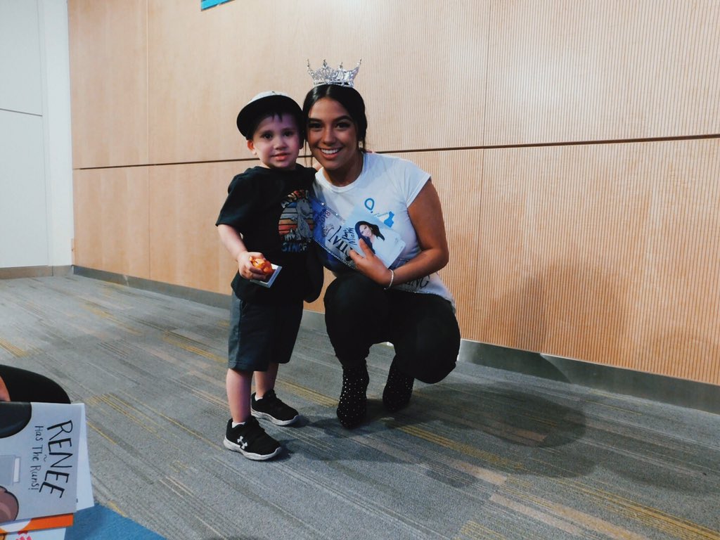 MissAmericaWY's tweet photo. So much fun visiting @givechildrensco @CMNHospitals ! The work they do for the kiddos is impeccable. This is the best part of our job. We love the kids! Thanks for the interview #secreaststudios! xx @beckbridgerr #cmnh #forthekids #missamericaserves https://t.co/ZhNwOllGPr