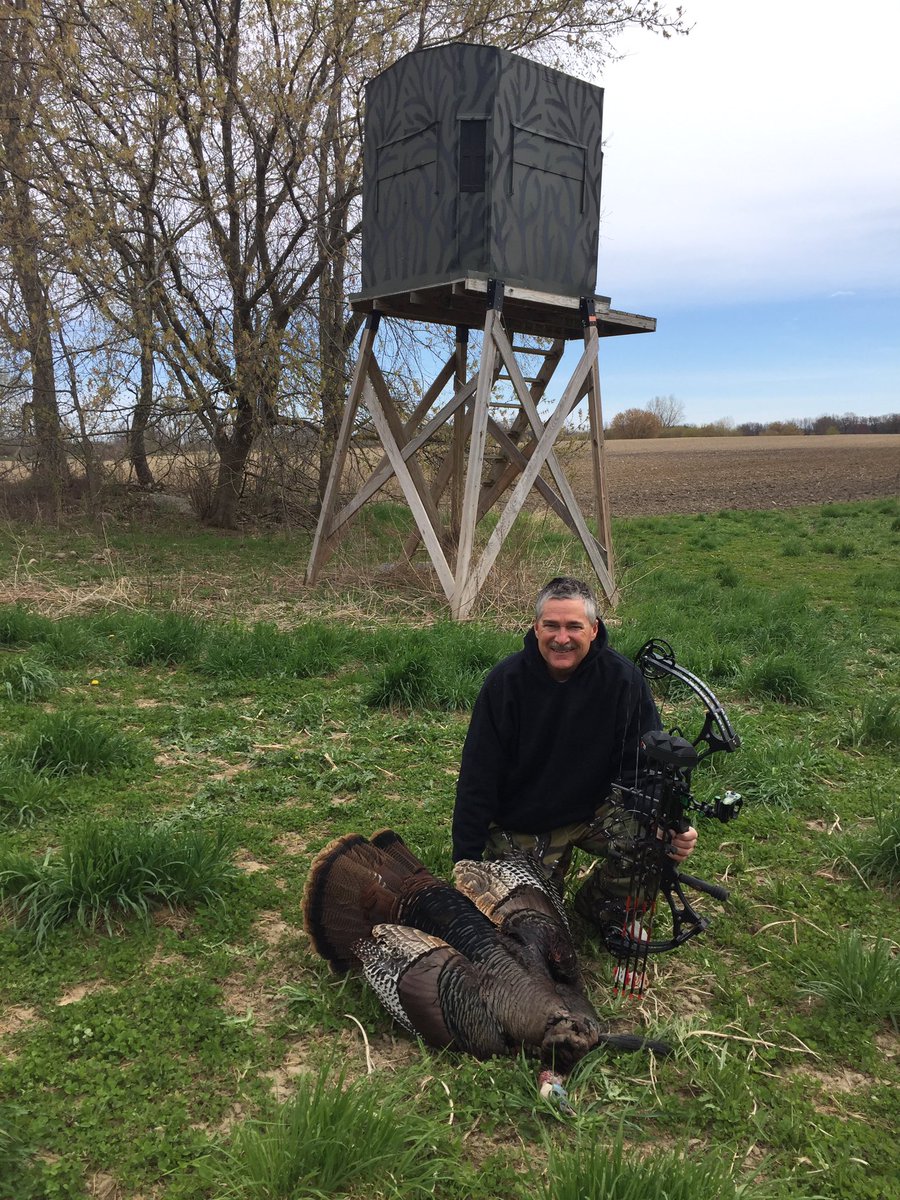 American_Archer's tweet photo. Congrats to Ross Aldrich on his Michigan gobbler.
#turkeyhunting
#gobblegobble
#bowhunting
#archery
#bowhunter
#newbreednation
#itsinourvanes https://t.co/lMzZ6emkQu