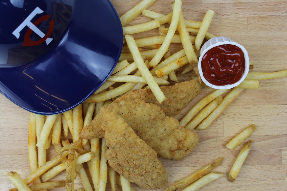 TFEATS's tweet photo. Our classic Chicken Tenders are a favorite throughout the ballpark! You can find them at Section U, 109, 118, 311, 319 and the Delta SKY 360Β° Club! Yum!! #TargetFieldFood #TFEats #MNTwins #DelawareNorth https://t.co/uBGQHHbC15