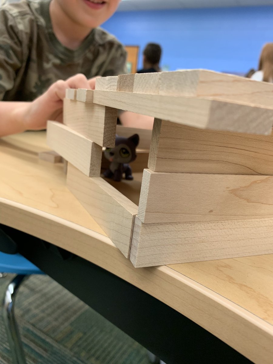 CELlibrary's tweet photo. How many ways can you build a house? Ks used Keva Planks today to build houses for Littlest Pet Shop animals #kevachallenge @celprincipal @SWRegional @KEVAplanks https://t.co/LnbY99mvdQ