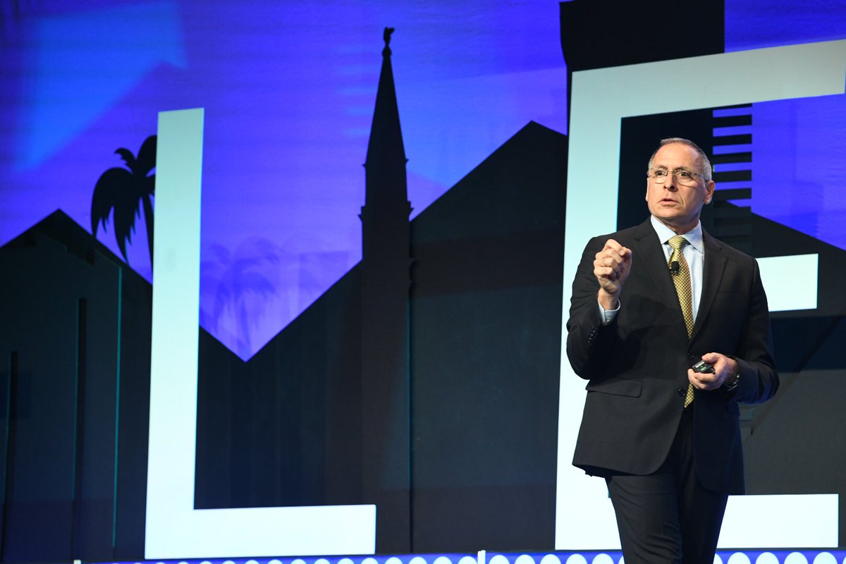 RJFSELEVATE's tweet image. Our Chief Information Officer, Vin Campagnoli, kicked off our first general session with an interactive presentation highlighting our top tech tools and how they can create efficiencies in your day-to-day #RJELEVATE #TechThatConnects