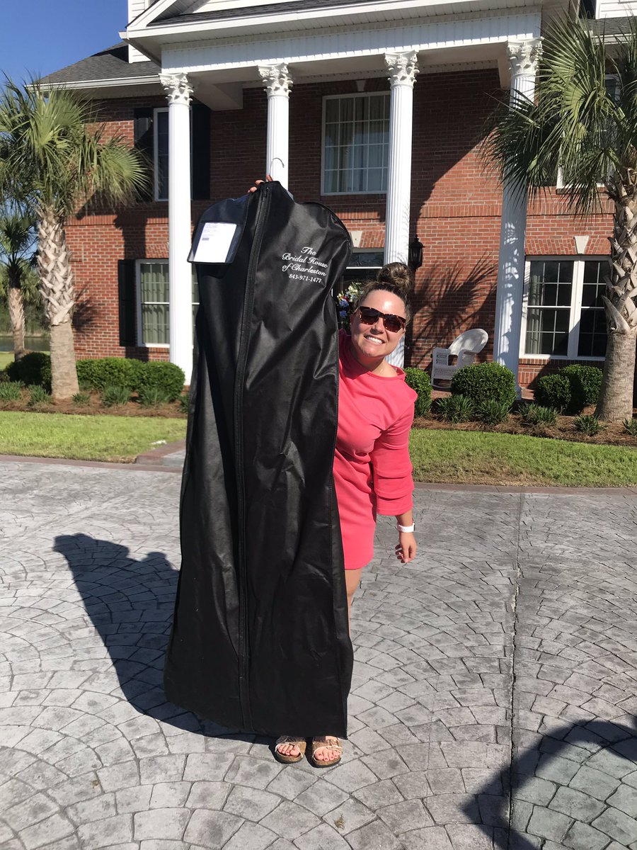 MissCWetzelLMHS's tweet photo. Wedding fun <dropping off my dress+ rehearsal dinner+day of prep... more to upload> https://t.co/LBlYr67B6k
