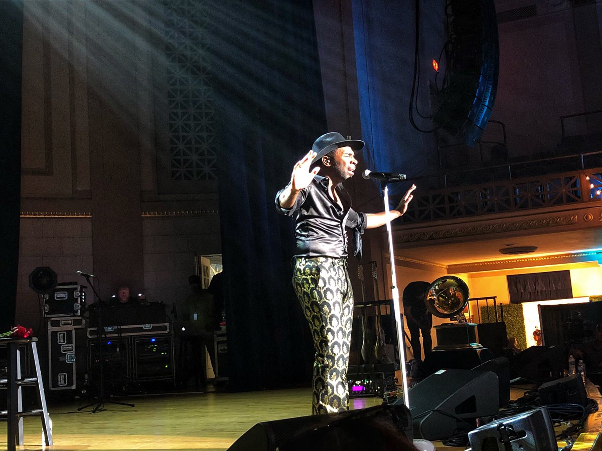 stephnthecity's tweet photo. @nowthatsMAJOR sending chills through the intimate crowd at @wmarocks for the #grammyblockparty @RecordingAcad @WKRN https://t.co/mTkL26zL5w
