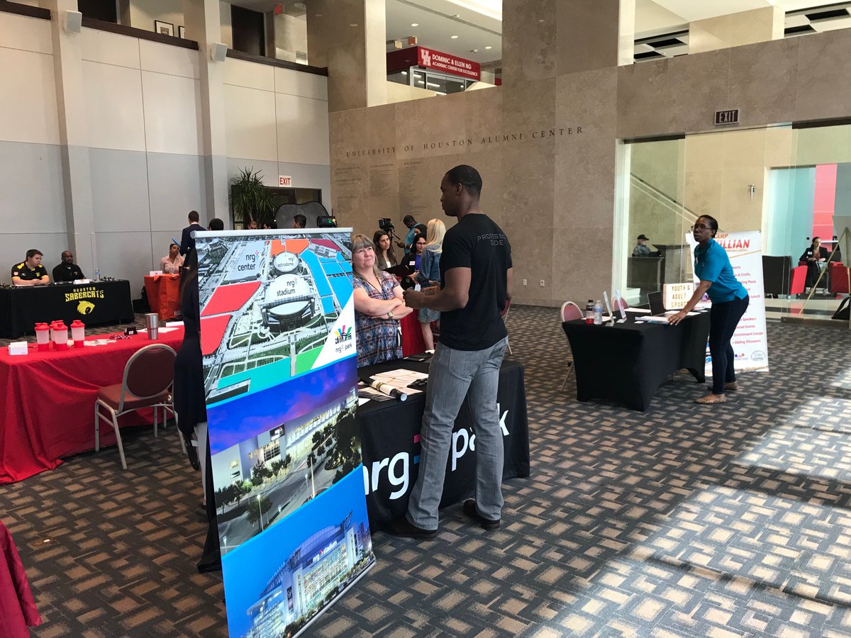 HHP_UH's tweet image. Check out some images from the Sport Administration Career Fair today.