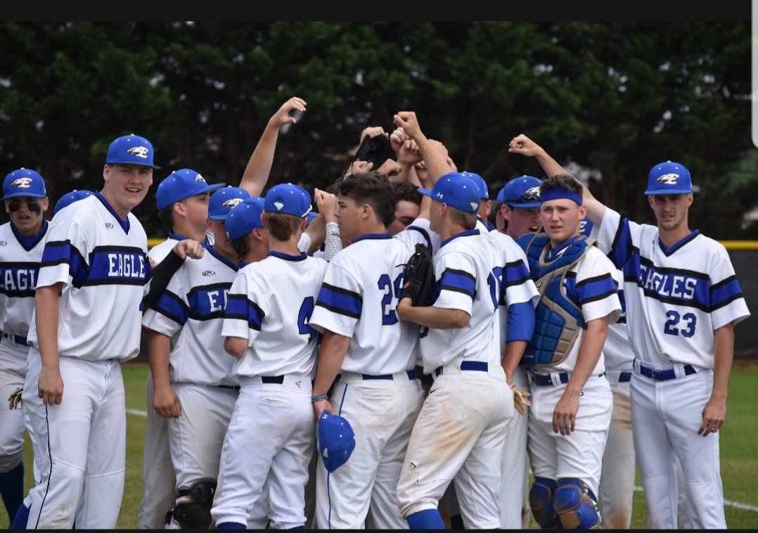 EHSDiamondEagl2's tweet image. Eagles are District Champs!!  On to upper state #eaglefamily