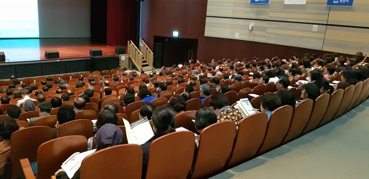 blitzkrieg1111's tweet image. [2019년 시•동 주민참여예산위원 교육]

현재 성남시청 온누리실에서는 '2019년 시•동 주민참여예산위원 교육'이 진행되고 있습니다^^

물론 수내2동 위원님들도 다함께 참여😄

앞으로 어떤 좋은 아이디어가 성남시 전체에서 나올지 두근두근 기대됩니다^^

#성남시 #분당구 #수내2동