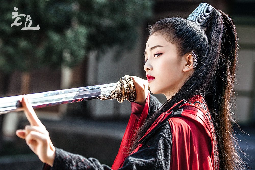 [🎬중드신작] 걸크러쉬 매력터지는 로초요와 마왕의 아들 려진란의 진실한 사랑 이야기💖 백록X허개 주연 <초요> 👉초요줄거리_등장인물 소개...