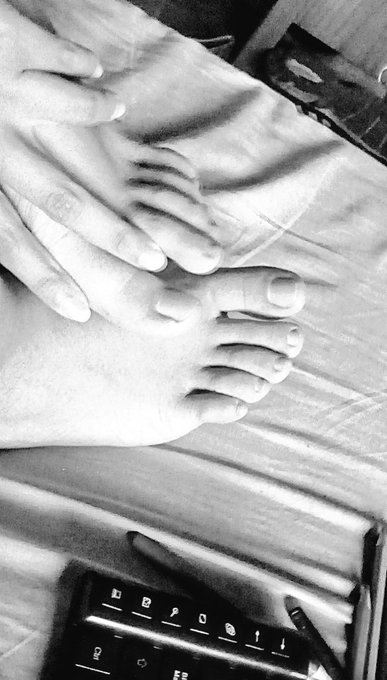 Alg&uacute;n bastardo desea tener la suerte de hablar conmigo y admirarme, pero d&eacute;jenme decirles que no es cuesti&oacute;n<a href="/tag/femdom"class="tags"><span>#femdom</span></a><a href="/tag/paypal"class="tags"><span>#paypal</span></a><a href="/tag/findom"class="tags"><span>#findom</span></a><a href="/tag/paypig"class="tags"><span>#paypig</span></a><a href="/tag/dominacionfinanciera"class="tags"><span>#dominacionfinanciera</span></a>