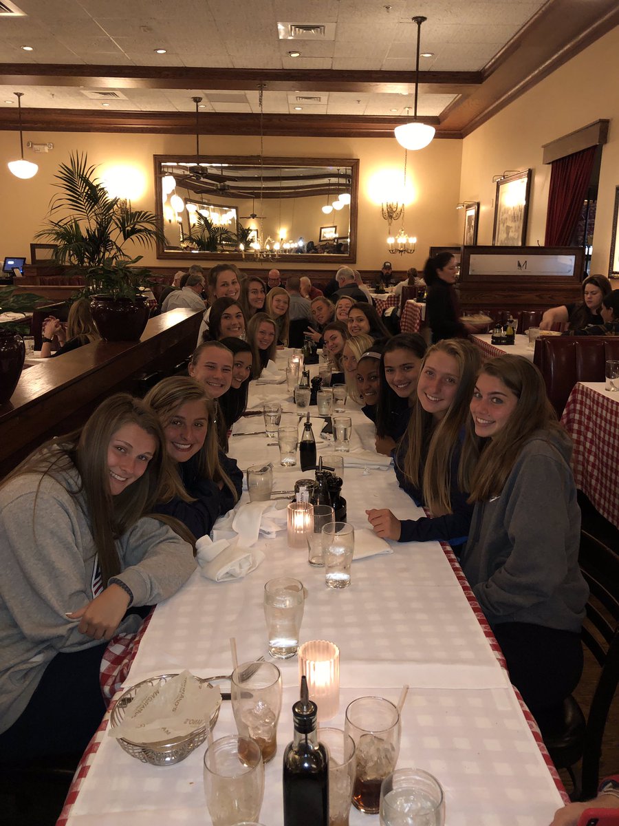 wendygmay's tweet photo. From blue sky to snow! U17βs Having fun in downtown Denver for dinner on their day off! @NCCourageAcad #daspringshowcase https://t.co/QPtvWrQuo9