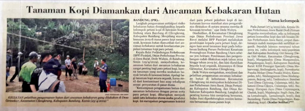 disbun_jabar's tweet photo. Tanaman kopi diamankan dari ancaman kebakaran hutan. #KopiJabar #DesaOrganik @ditjenbun @kementan #JavaPreanger #Coffee Berita HU @pikiran_rakyat hari ini Selasa Tgl. 30 April 2019. https://t.co/avVaoyt6C2