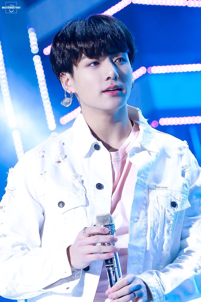 WCoast1997's tweet photo. 2019/04/28
슈퍼콘 HD

#BTS #BBMAsTopSocial BTS
#정국 #JungKook 

@BTS_twt @bts_bighit https://t.co/jpO2iGbyyG