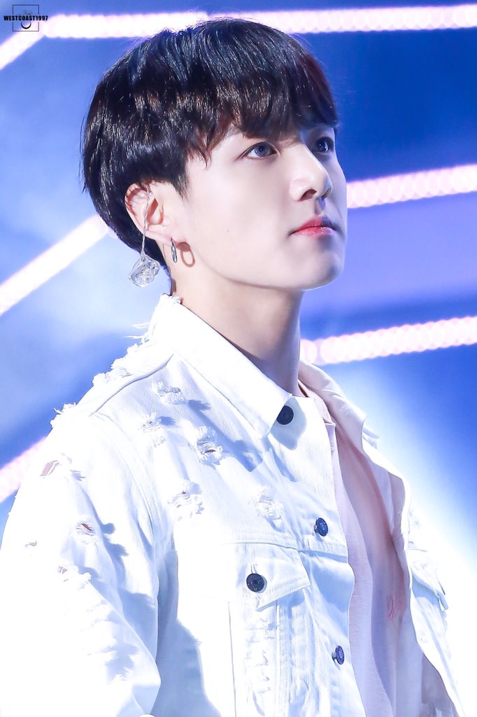 WCoast1997's tweet photo. 2019/04/28
슈퍼콘 HD

#BTS #BBMAsTopSocial BTS
#정국 #JungKook 

@BTS_twt @bts_bighit https://t.co/jpO2iGbyyG