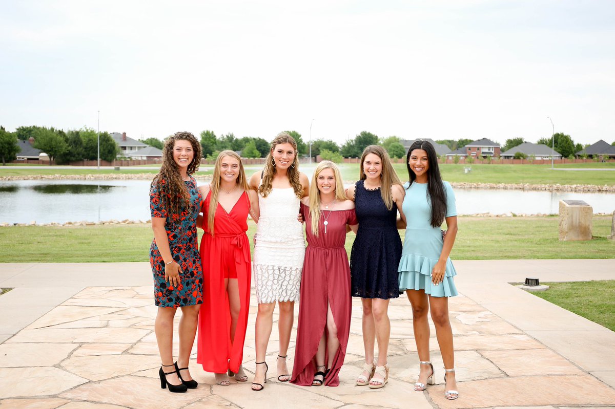 ACU_Softball's tweet image. Sports banquet tonight with all of our best people! Enjoyed getting to honor and celebrate these girls, we love them so much! #ACUSoftball #ScratchEm 💜🥎😸