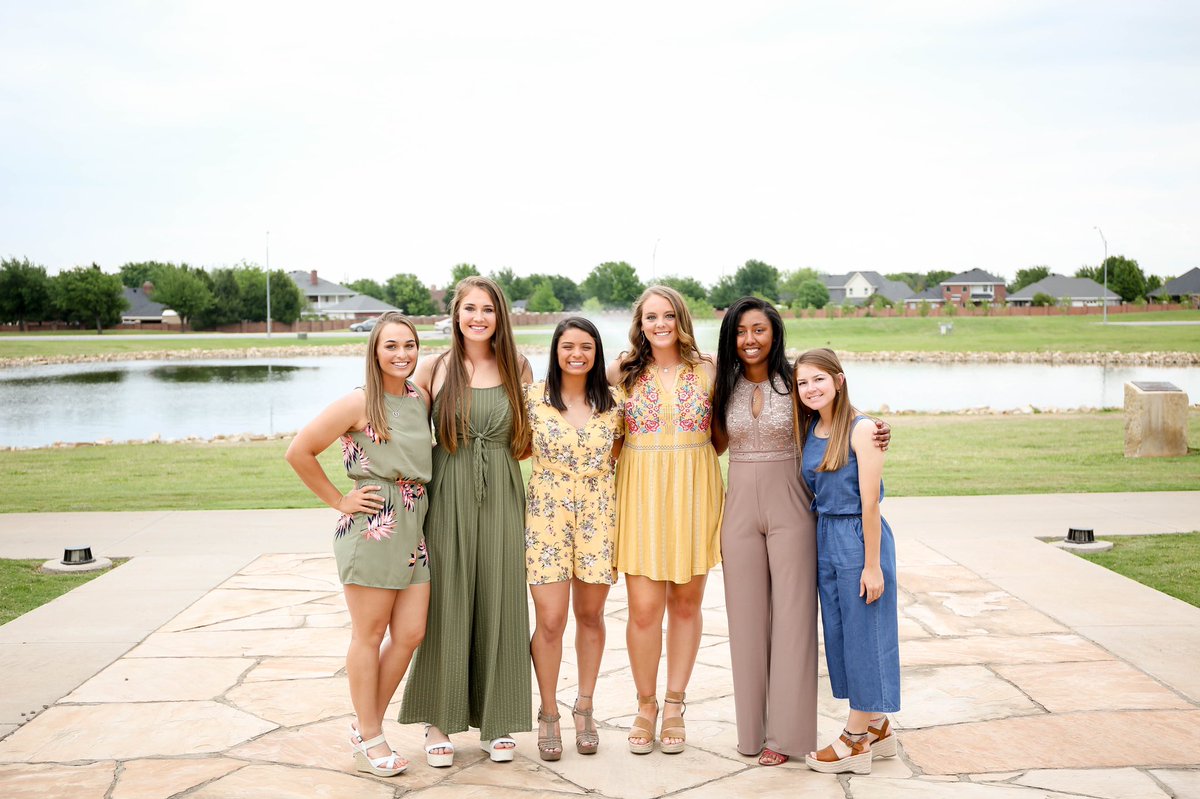 ACU_Softball's tweet image. Sports banquet tonight with all of our best people! Enjoyed getting to honor and celebrate these girls, we love them so much! #ACUSoftball #ScratchEm 💜🥎😸
