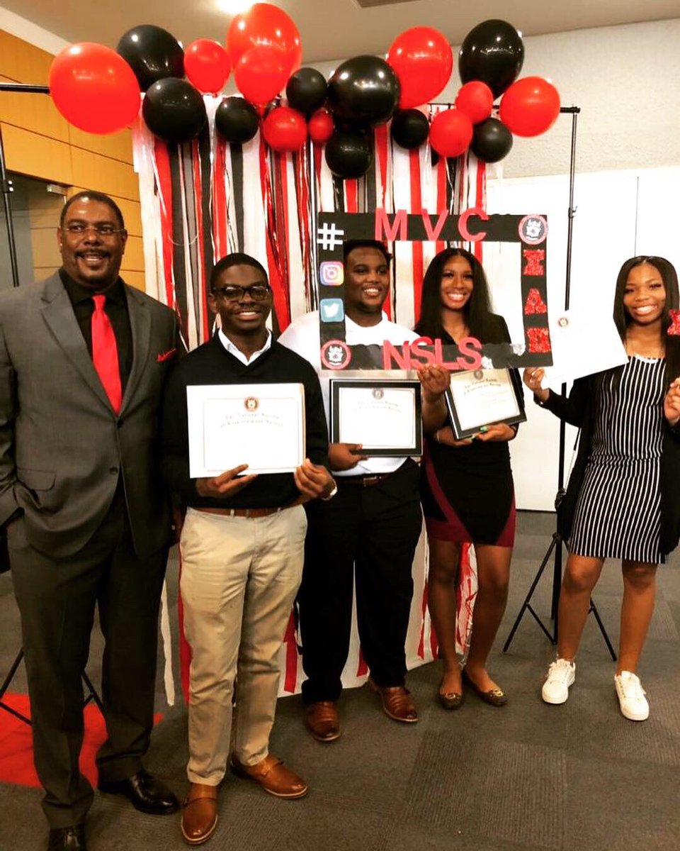 nslsmvc's tweet photo. Congratulations 🎊 to all our new INDUCTED MEMBERS!! Woooop wooop!! Special thanks to our advisors and exec team for making this possible! 🍾🌟 Again Congratulations!!🎈 #nslsinduction #nslsmvc https://t.co/VqDZ5IV9EL