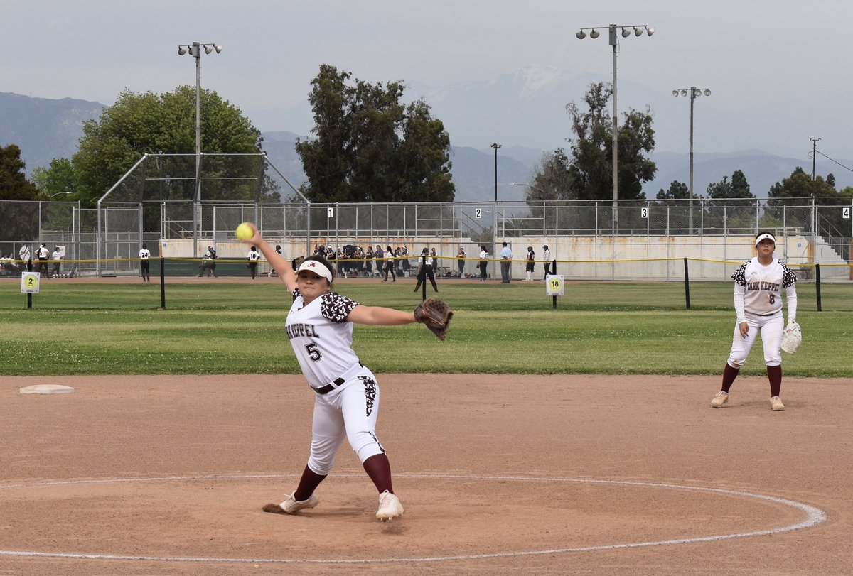 theaztecnews's tweet photo. Baseball’s 4-3 win over San Gabriel wrapped up the last of the spring sports senior nights. Check out pictures from each! [THE AZTEC/VINCENT BAGABALDO, IZABELLA COFRESSI, JOYCE LEE, KEVIN LIU | ADDITIONAL PHOTOS BY ALEX HUA] https://t.co/p0SDFSxyhi