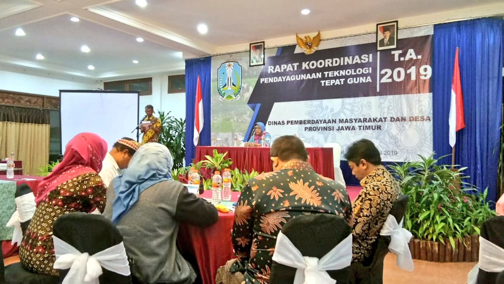 Iskandar__NH's tweet photo. Louncing e-katalog ttg jawa timur oleh DPMD Jawa timur di gelar di Hotel Tidar Kota malang! #DataBaseTTG
Kekayaan intelektual desa dilingdunggi dan dikembangkan melalui #manfaatdanadesa Mengungkit daya guna dan manfaat yg maksimal bagi warga desa

@EkoSandjojo @AndryDewantoAh2 https://t.co/L5UatirsqG