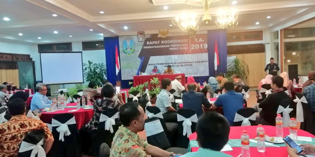 Iskandar__NH's tweet photo. Louncing e-katalog ttg jawa timur oleh DPMD Jawa timur di gelar di Hotel Tidar Kota malang! #DataBaseTTG
Kekayaan intelektual desa dilingdunggi dan dikembangkan melalui #manfaatdanadesa Mengungkit daya guna dan manfaat yg maksimal bagi warga desa

@EkoSandjojo @AndryDewantoAh2 https://t.co/L5UatirsqG