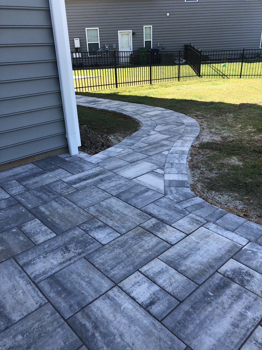 DecoConcDesign's tweet image. We love pavers! #decorativeconcrete #pavershiltonhead #hardscapehiltonhead #spraydeck #knockdown #concretebluffton #concretehiltonhead