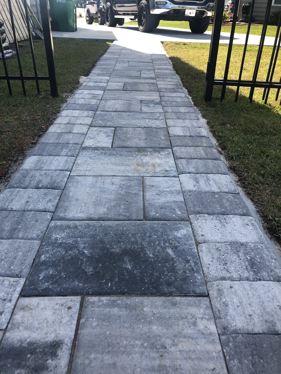 DecoConcDesign's tweet image. We love pavers! #decorativeconcrete #pavershiltonhead #hardscapehiltonhead #spraydeck #knockdown #concretebluffton #concretehiltonhead