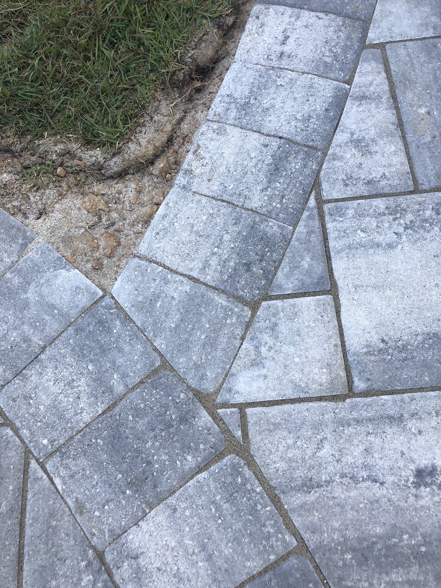 DecoConcDesign's tweet image. We love pavers! #decorativeconcrete #pavershiltonhead #hardscapehiltonhead #spraydeck #knockdown #concretebluffton #concretehiltonhead