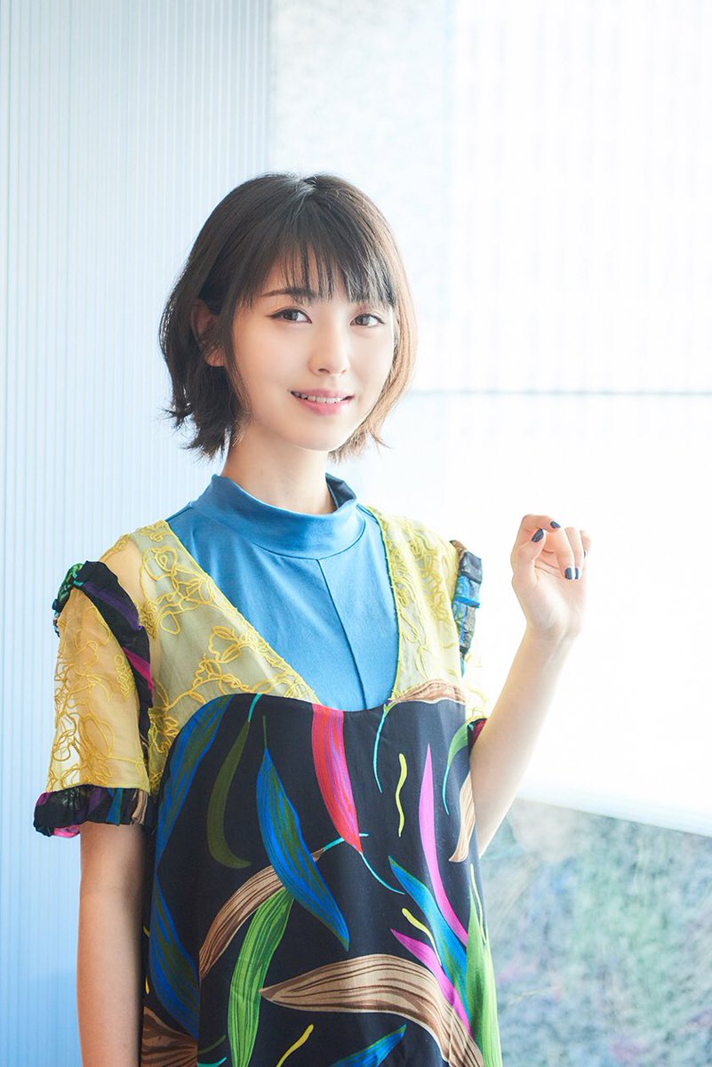 衣装で結構、 雰囲気が変わるものですね😊 サンダル、ベルト付きだ😁笑