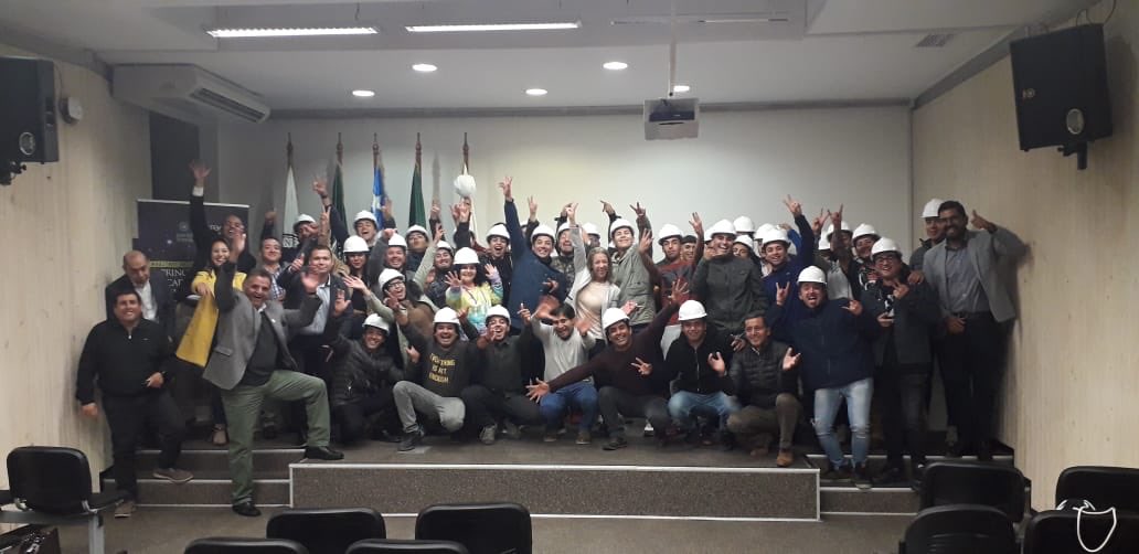 huerta_prev's tweet photo. Ceremonia de Investidura #Estudiantes de Técnico en Construcciones Civiles de @StoTomasOvalle #tomasinos @ArielaVC https://t.co/TLzYGUklBZ