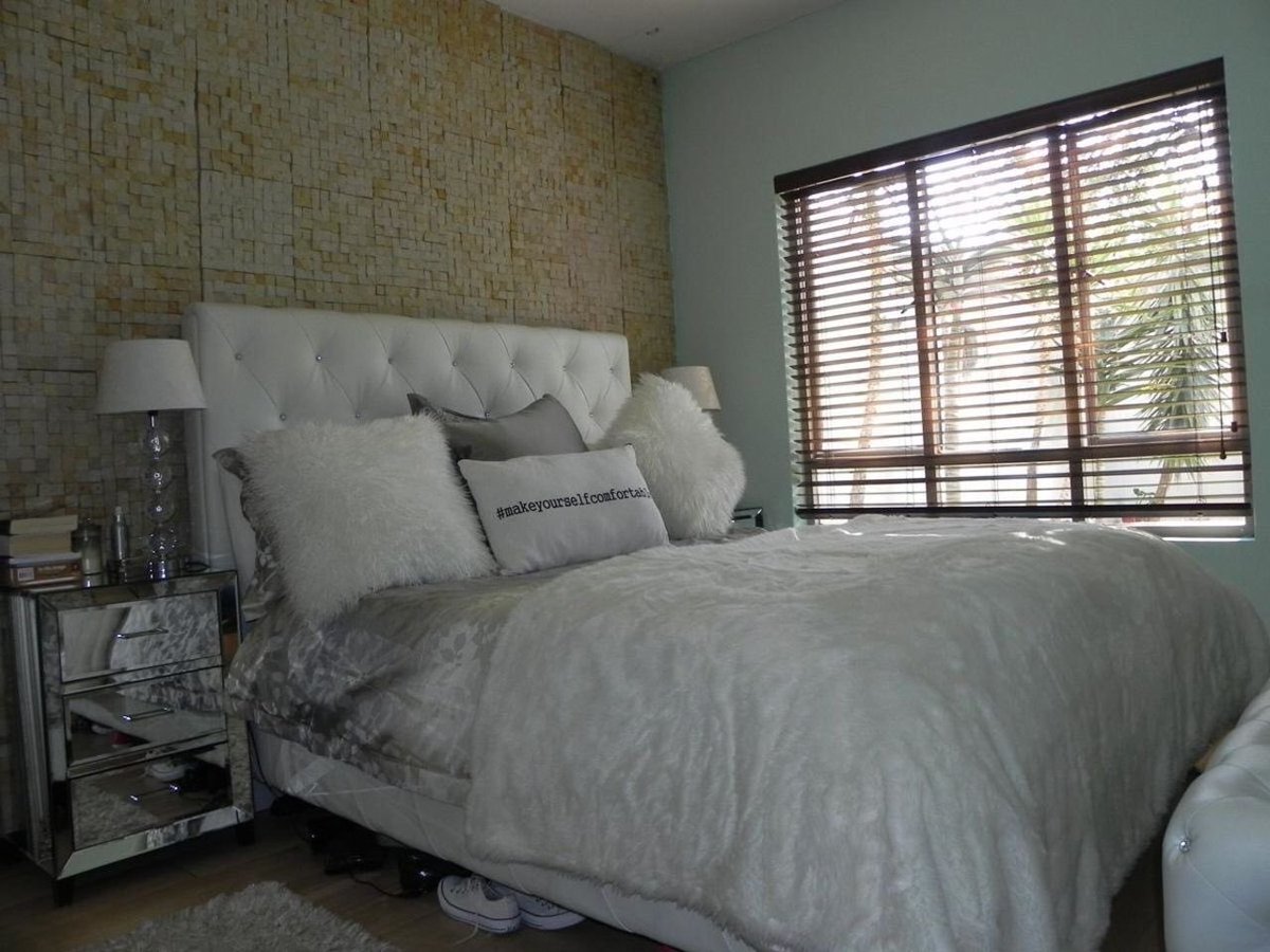 neneproperties's tweet photo. One bedroom garden apartment in Matika, Paulshof for R850K. https://t.co/GwA1Abcbz6
