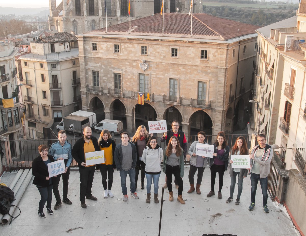 EUiABages's tweet photo. És hora de posar la vida de la gent comuna en el centre de la política, és l'hora de guanyar #Manresa des dels barris. Junts, des de la pluralitat i la il·lusió i amb vocació de govern, @FemManresa!! https://t.co/orXwdSa3CP